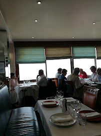 Atmosphère du Restaurant français Le Grand Large à Sainte-Adresse - n°16