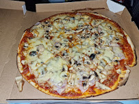 Pizza du Restaurant italien Deslys Claude à Saint-Étienne-du-Grès - n°1