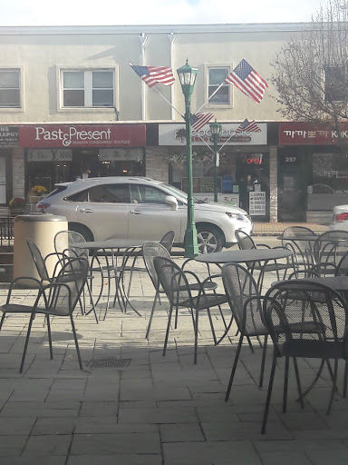 Ice Cream Shop «Cold Stone Creamery», reviews and photos, 234 Closter Dock Rd, Closter, NJ 07624, USA