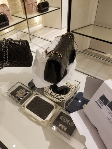 Shopping Mall «Phipps Plaza», reviews and photos, 3500 Peachtree Rd NE, Atlanta, GA 30326, USA