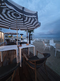 Atmosphère du Le B - Restaurant de plage à La Baule-Escoublac - n°7