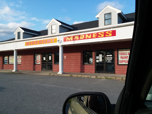 Clothing Store «Discount Madness», reviews and photos, 44 Bridge St, Pelham, NH 03076, USA