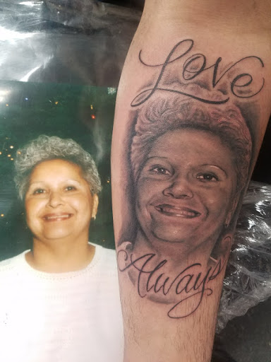 Tattoo Shop «Absolute Tattoo», reviews and photos, 1212 S Kansas Ave, Topeka, KS 66612, USA