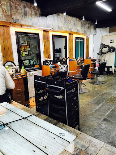 Opiniones de Calipso Spa y bulldog barber shop en Iquique - Barbería