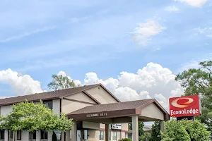 Econo Lodge image