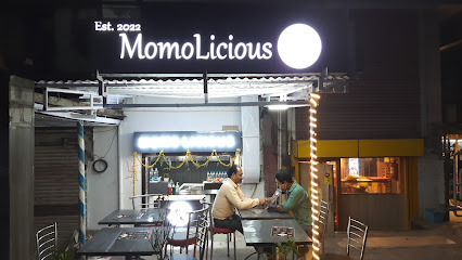 MomoLicious Café