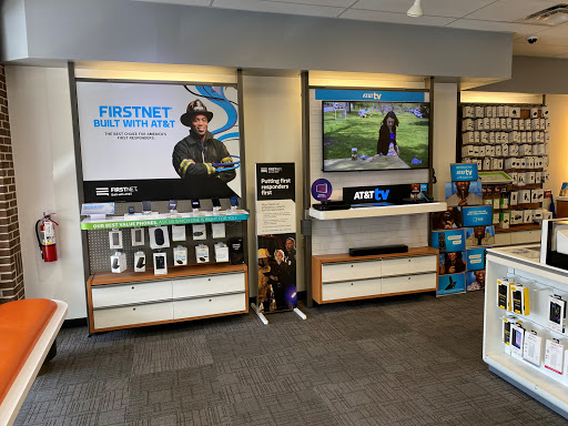 Cell Phone Store «AT&T», reviews and photos, 2020 W Brandon Blvd, Brandon, FL 33511, USA