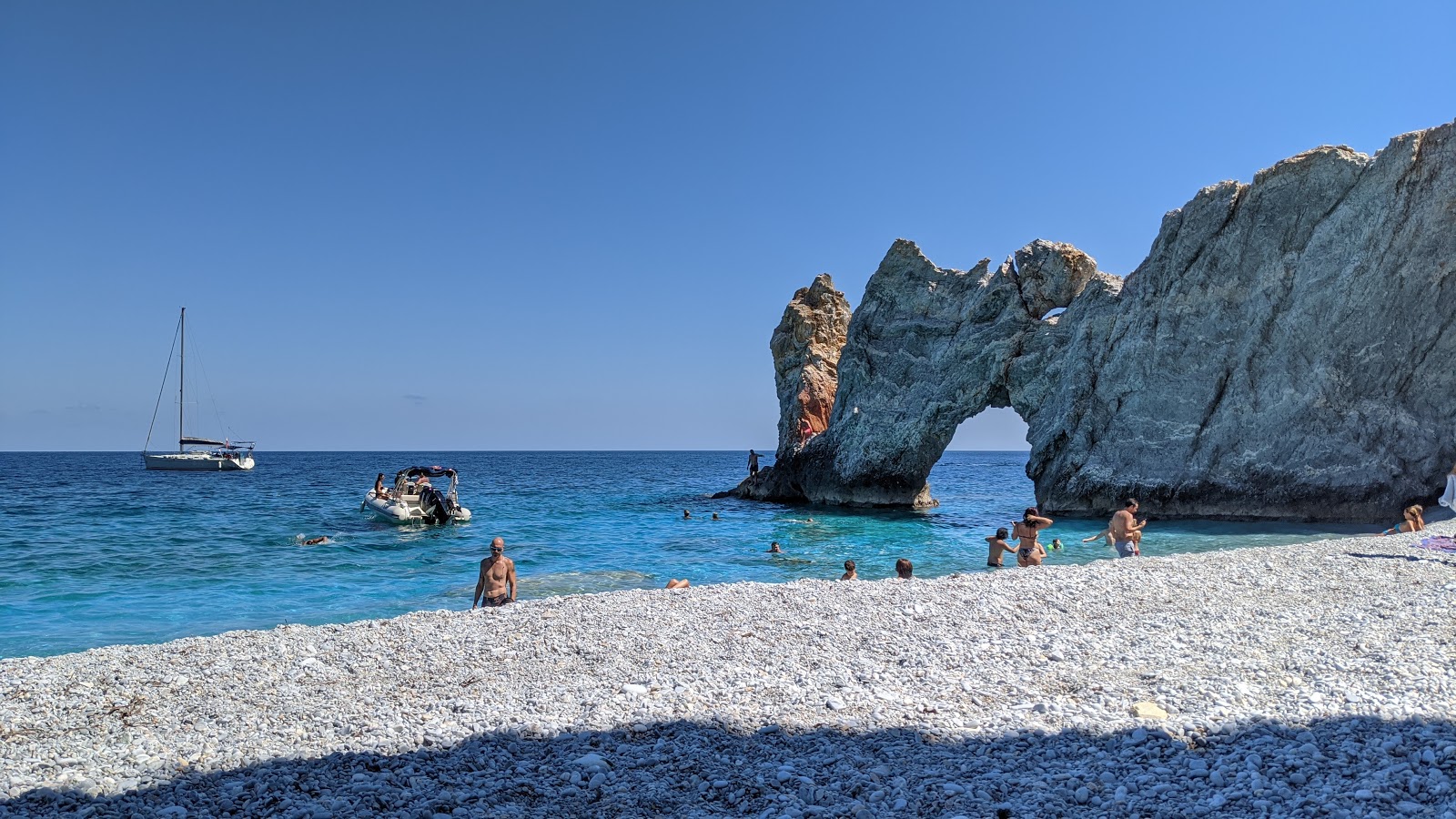 Foto van Lalaria beach gelegen in een natuurlijk gebied