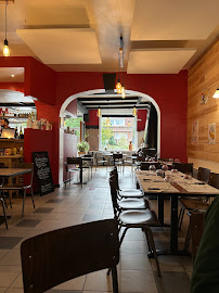 Atmosphère du Restaurant La Petite Belgique à Chéreng - n°5