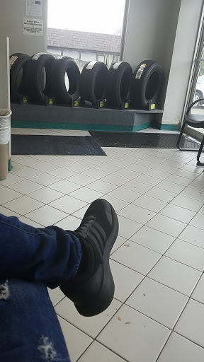 Tire Shop «Mavis Discount Tire», reviews and photos, 186 N Bedford Rd, Mt Kisco, NY 10549, USA