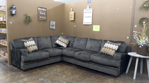 Outlet Mall «Finders Keepers Traders Outlet Mall», reviews and photos, 740-784 Chelsa Dr, Madisonville, KY 42431, USA