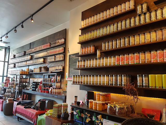 Serengeti Teas Newburgh by null