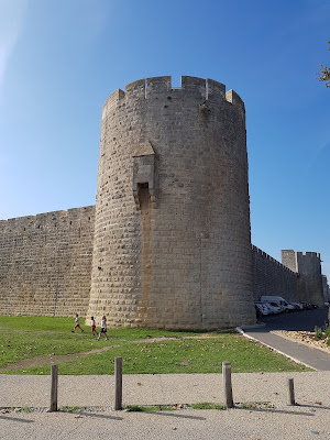 AXA Assurance et Banque Vignon Colomb à Aigues-Mortes