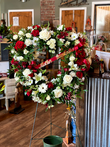 Florist «Secret Garden Florist & Gift Shop, Inc», reviews and photos, 2294 NY-208, Montgomery, NY 12549, USA