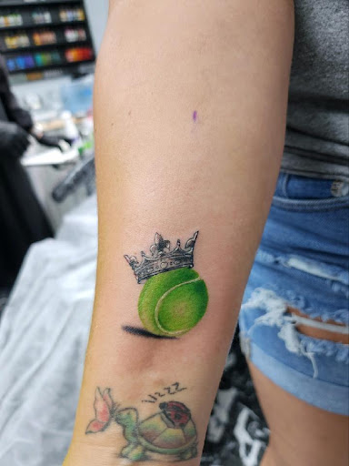 Find feminine skull tattoos ideas for your next unique tattoo in Naples at Secret ink tattoo studio