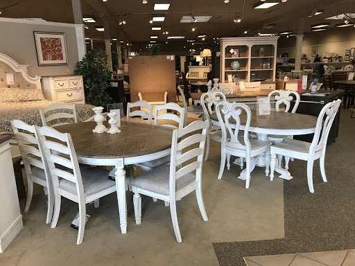Furniture Store «Gibson Furniture and Patio», reviews and photos, 141 N Water Ave, Gallatin, TN 37066, USA