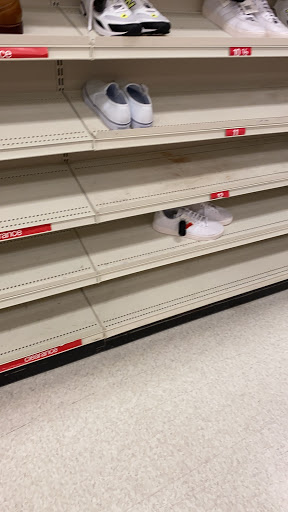 Shoe Store «Shoe Carnival», reviews and photos, 907 Great East Plaza, Niles, OH 44446, USA