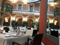Atmosphère du Restaurant Le Jardin du Cloître à Lille - n°15