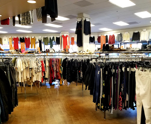 Used Clothing Store «Crossroads Trading Co», reviews and photos, 5901 College Ave, Oakland, CA 94618, USA