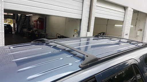 Auto Body Shop «IN & OUT AUTO BODY», reviews and photos, 6464 W Commercial Blvd, Lauderhill, FL 33319, USA