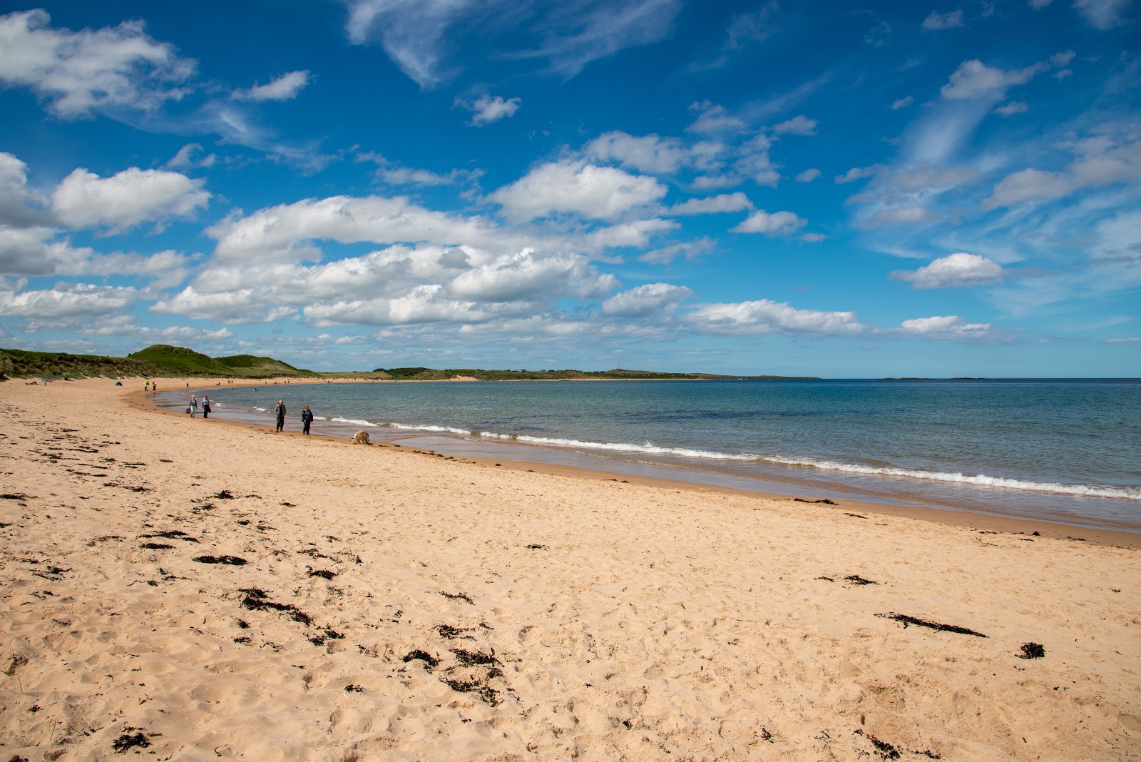 Foto von Embleton Bay beach mit beiger sand Oberfläche