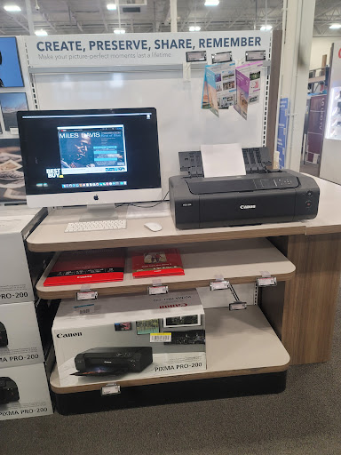 Electronics Store «Best Buy», reviews and photos, 32320 John R Rd, Madison Heights, MI 48071, USA