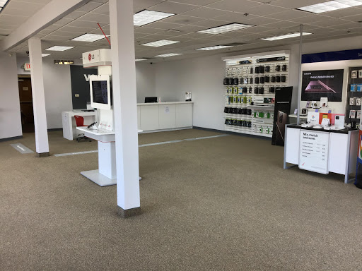 Cell Phone Store «GoWireless Verizon Authorized Retailer», reviews and photos, 46982 Gratiot Ave, Chesterfield, MI 48051, USA
