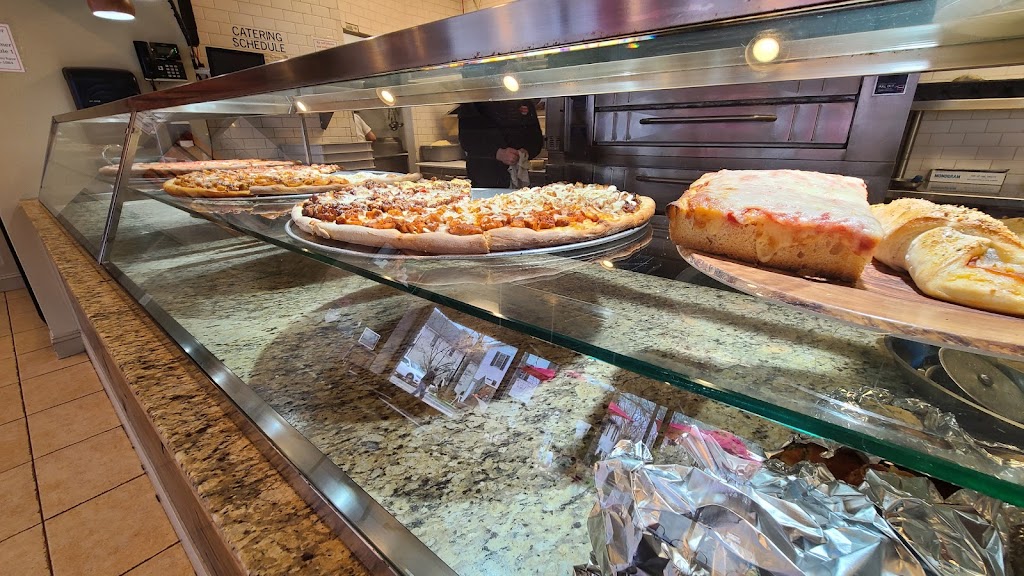 La Familia Pizza & Pasta Of Pound Ridge 10576