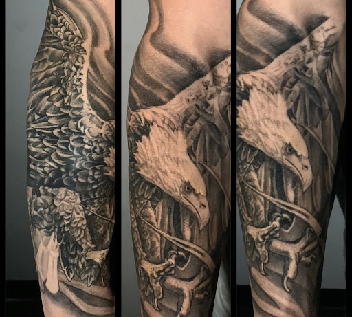 Explore dachshund tattoo ideas, creative tattoo ideas in Honolulu, available at Aloha Tattoo Waikiki Hilton Hawaiian Village Rainbow Bazaar