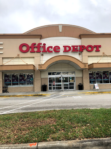 OfficeMax, 1115 Vidina Place, Oviedo, FL 32765, USA, 