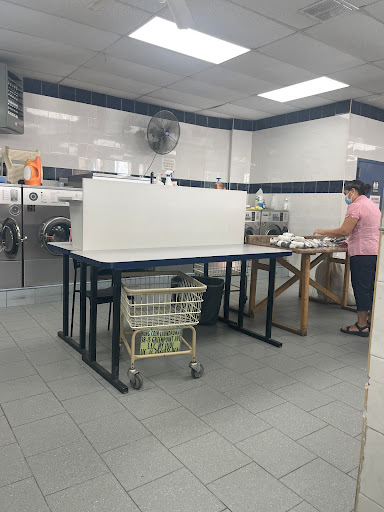 Dry Cleaner «KING COIN LAUNDRY & CLEANERS, INC», reviews and photos, 38-15 Greenpoint Ave, Long Island City, NY 11101, USA