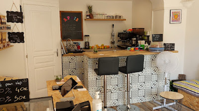 CBD Shop April Coffee à Biot