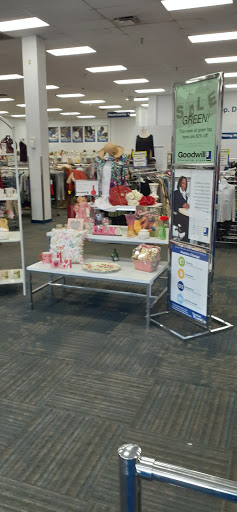 Thrift Store «Goodwill Turnberry Retail Store», reviews and photos, 12638 Jefferson Ave #30, Newport News, VA 23602, USA
