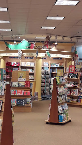 Book Store «Barnes & Noble Booksellers», reviews and photos, 1739 Olentangy River Rd, Columbus, OH 43212, USA
