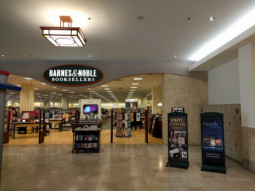 Book Store «Barnes & Noble», reviews and photos, 3000 Prairie Center Dr, Eden Prairie, MN 55344, USA