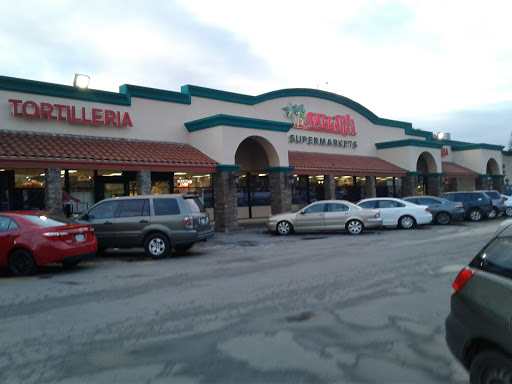 Supermarket «Vallarta Supermarkets», reviews and photos, 13820 Foothill Blvd, Sylmar, CA 91342, USA