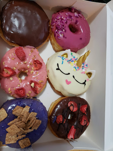 Donut Shop «Yum Yum Donuts», reviews and photos, 5921 Atlantic Blvd, Maywood, CA 90270, USA