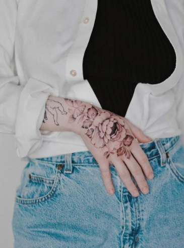 Tattoo Shop «Fleur Noire Tattoo Parlour», reviews and photos, 439 Metropolitan Ave, Brooklyn, NY 11211, USA