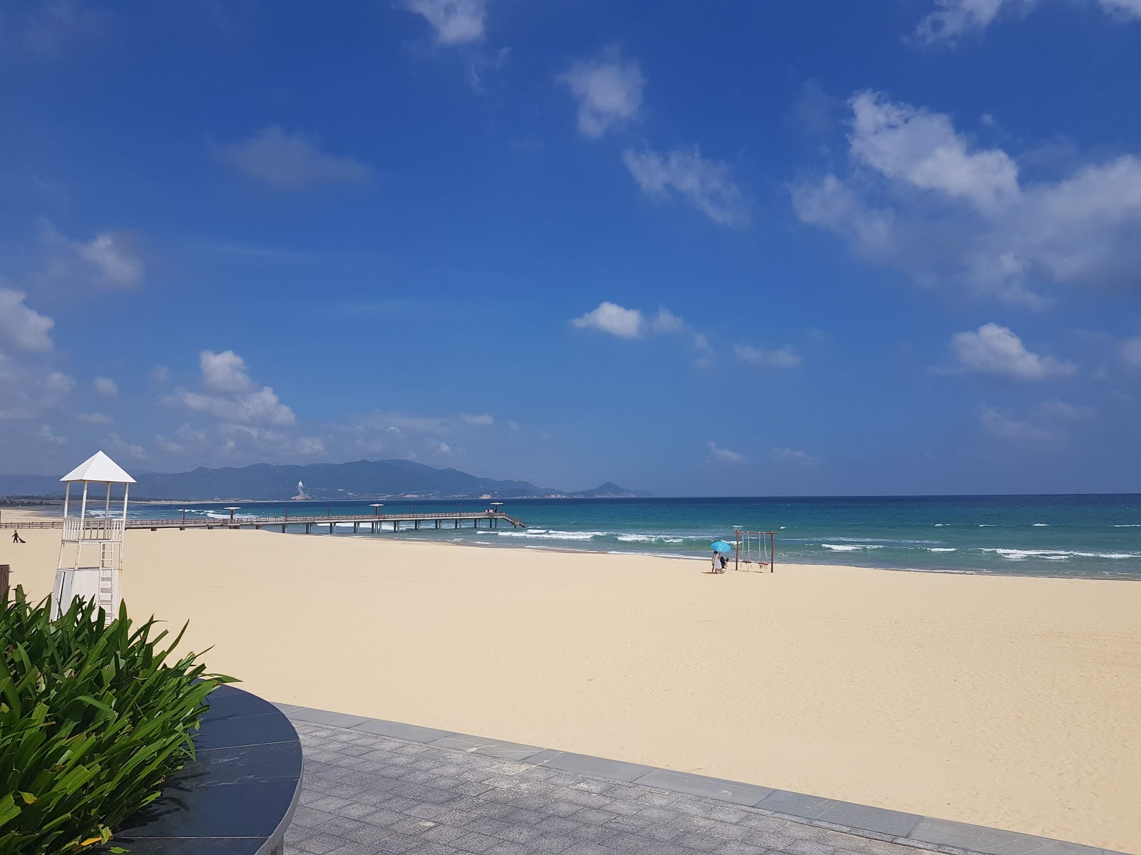 Fotografie cu Hung Luong Beach zonele de facilități