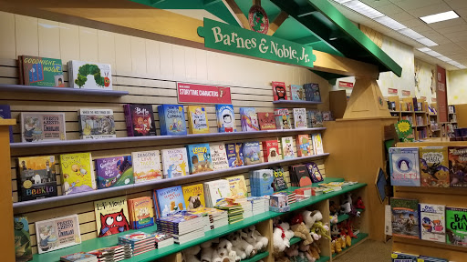 Book Store «Barnes & Noble», reviews and photos, 91 Old Country Rd, Carle Place, NY 11514, USA