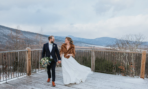 Bridal Shop «Sealed With a Kiss», reviews and photos, 505 E Main St, Charlottesville, VA 22902, USA