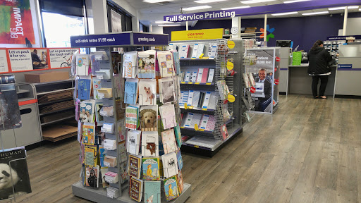 Print Shop «FedEx Office Print & Ship Center», reviews and photos, 3001 N Clark St, Chicago, IL 60657, USA