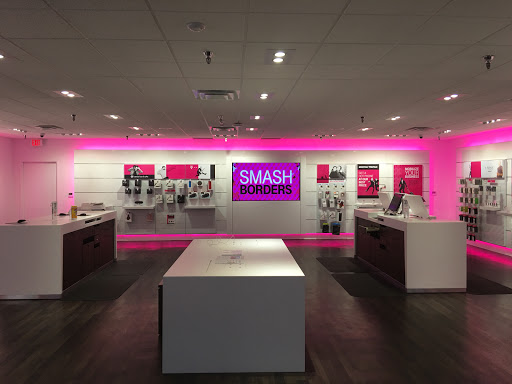 Cell Phone Store «T-Mobile», reviews and photos, 5691 Red Bug Lake Rd #11, Winter Springs, FL 32708, USA
