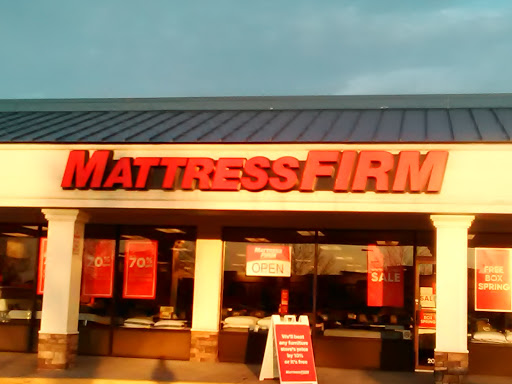 Shopping Mall «Coliseum Crossing Shopping Center», reviews and photos, 91 Coliseum Crossing, Hampton, VA 23666, USA