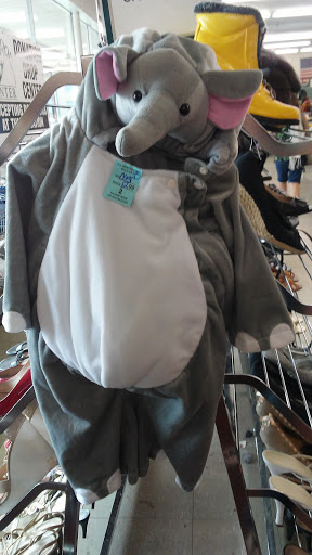 Thrift Store «Maj-R Thrift & Discount Store Grandview», reviews and photos, 1500 Main St, Grandview, MO 64030, USA