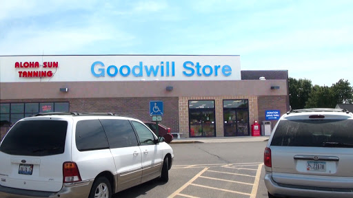 Goodwill Store, 1015 13th Ave N, Westview Crossing, Clinton, IA 52732, United States, Thrift Store