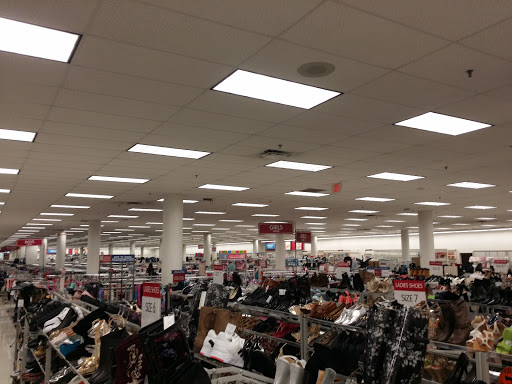Clothing Store «Burlington Coat Factory», reviews and photos, 350 Towne Center Cir, Sanford, FL 32771, USA