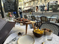 Plats et boissons du Restaurant français Le Carré Élysée à Paris - n°1