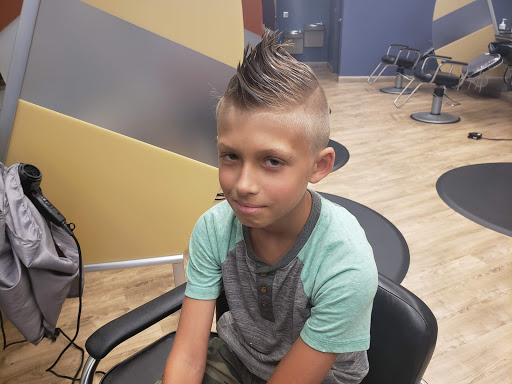 Hair Salon «Great Clips», reviews and photos, 980 Milwaukee Ave #400, Burlington, WI 53105, USA