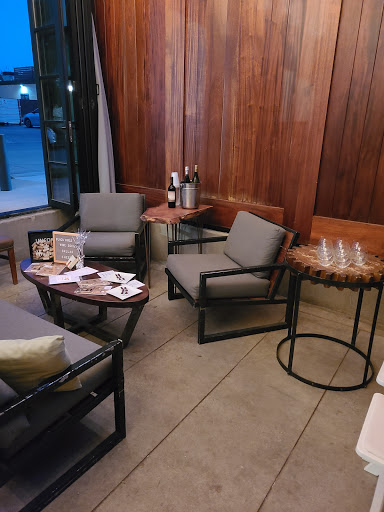 Wine Bar «Kent & Co. Wines», reviews and photos, 1101 W Magnolia Ave, Fort Worth, TX 76104, USA